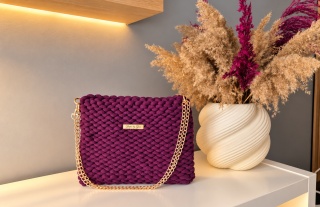 Amore Plum – elegancja w śliwkowym fiolecie